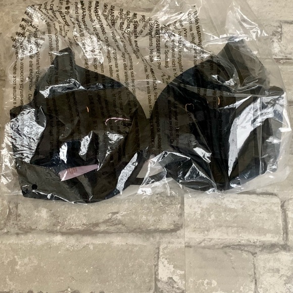 SAVAGE X FENTY: Core Microfiber T-Shirt Bra - Picture 10 of 12